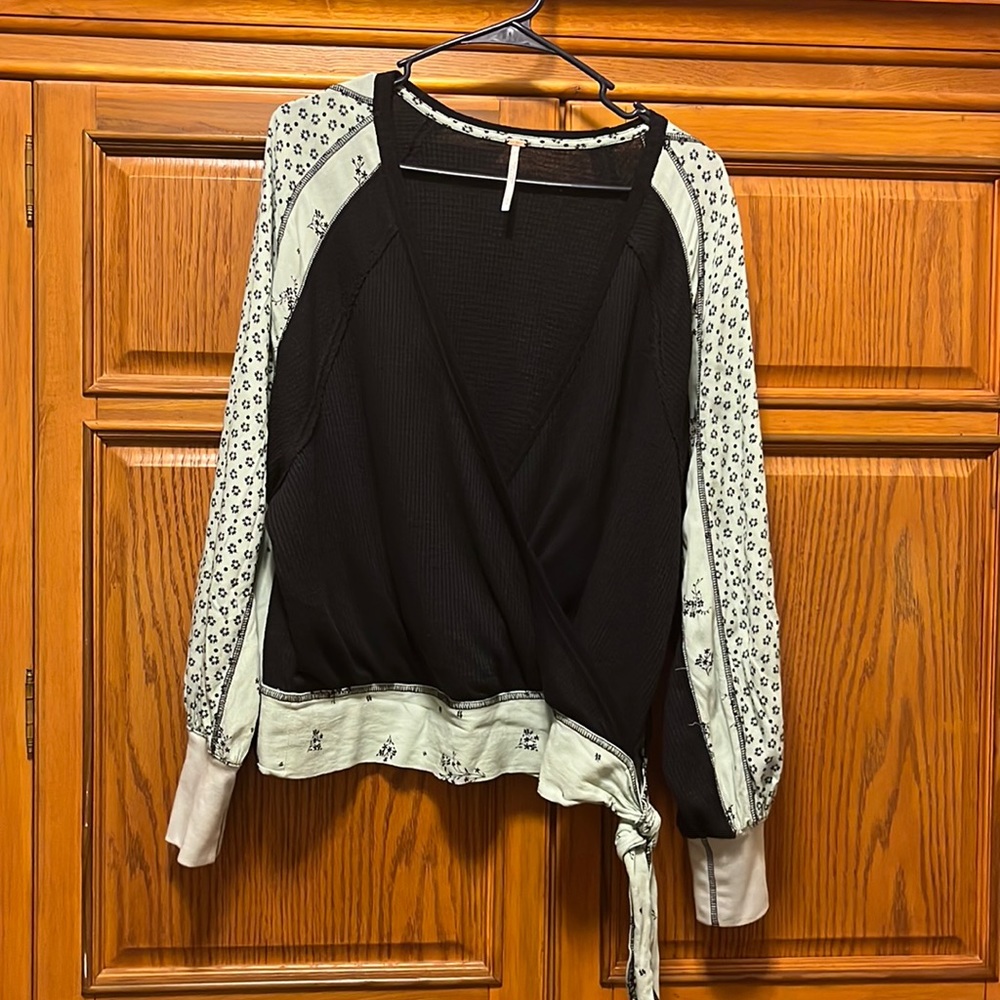 Free people, med wrap shirt, pre loved